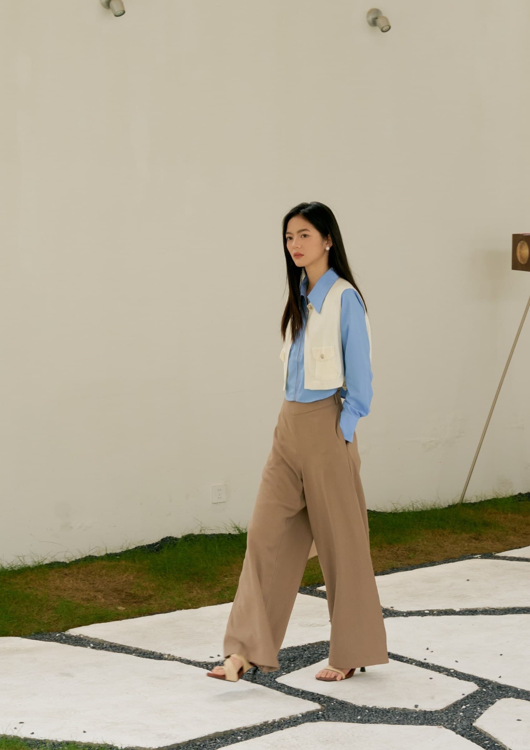 Cropped Zip-Up Shirt ZBP6073