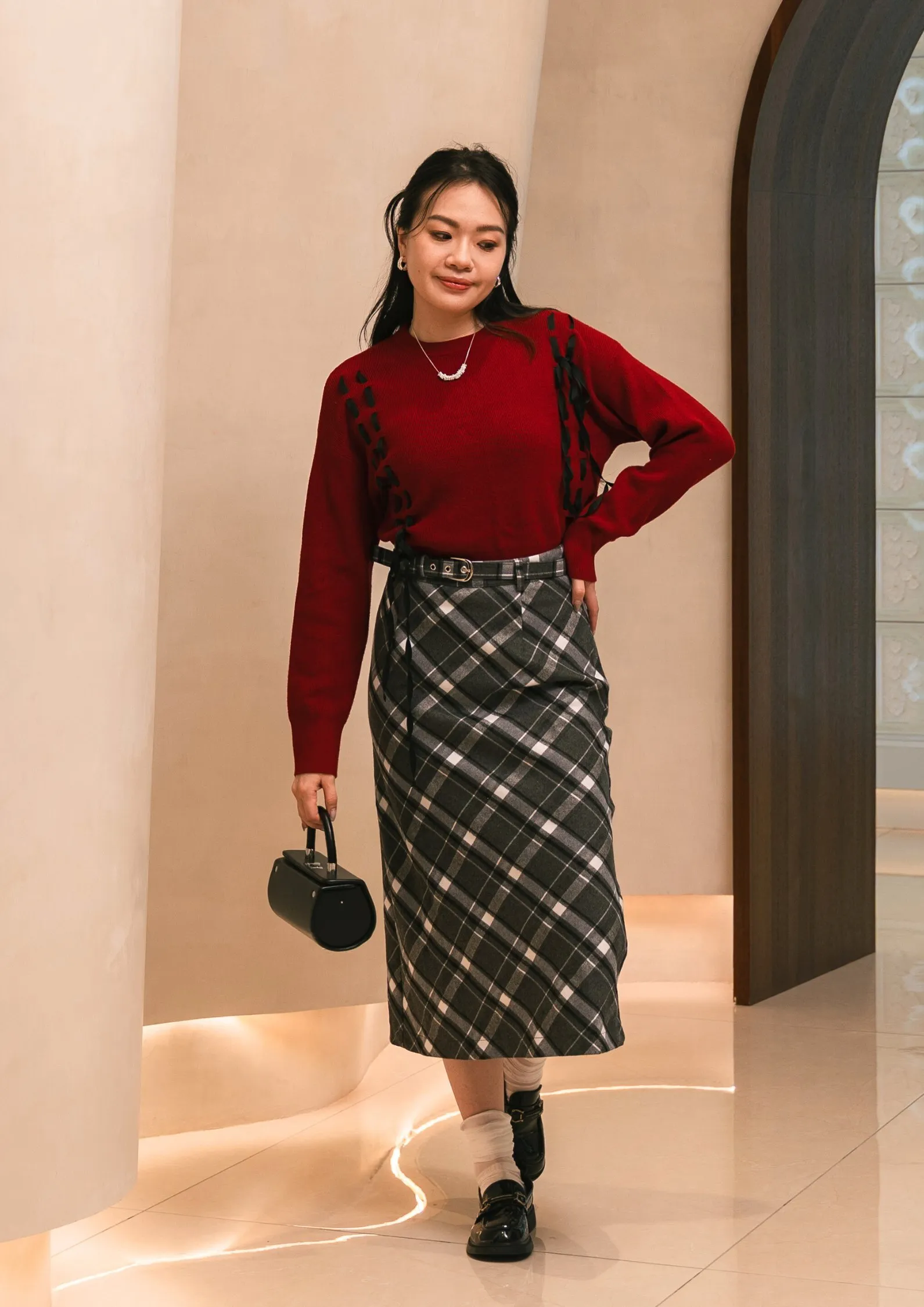 Structured Lace-Up Knit Top ZBP5233