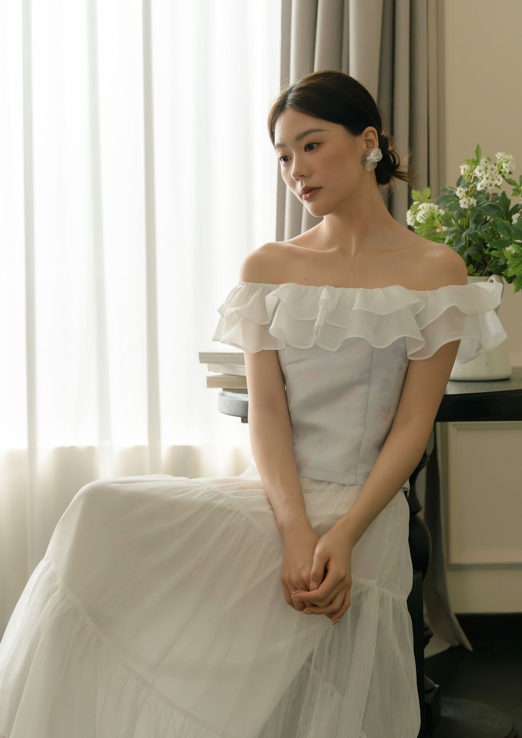 Sheer Organza Off-Shoulder Blouse ZBP5201 view 4