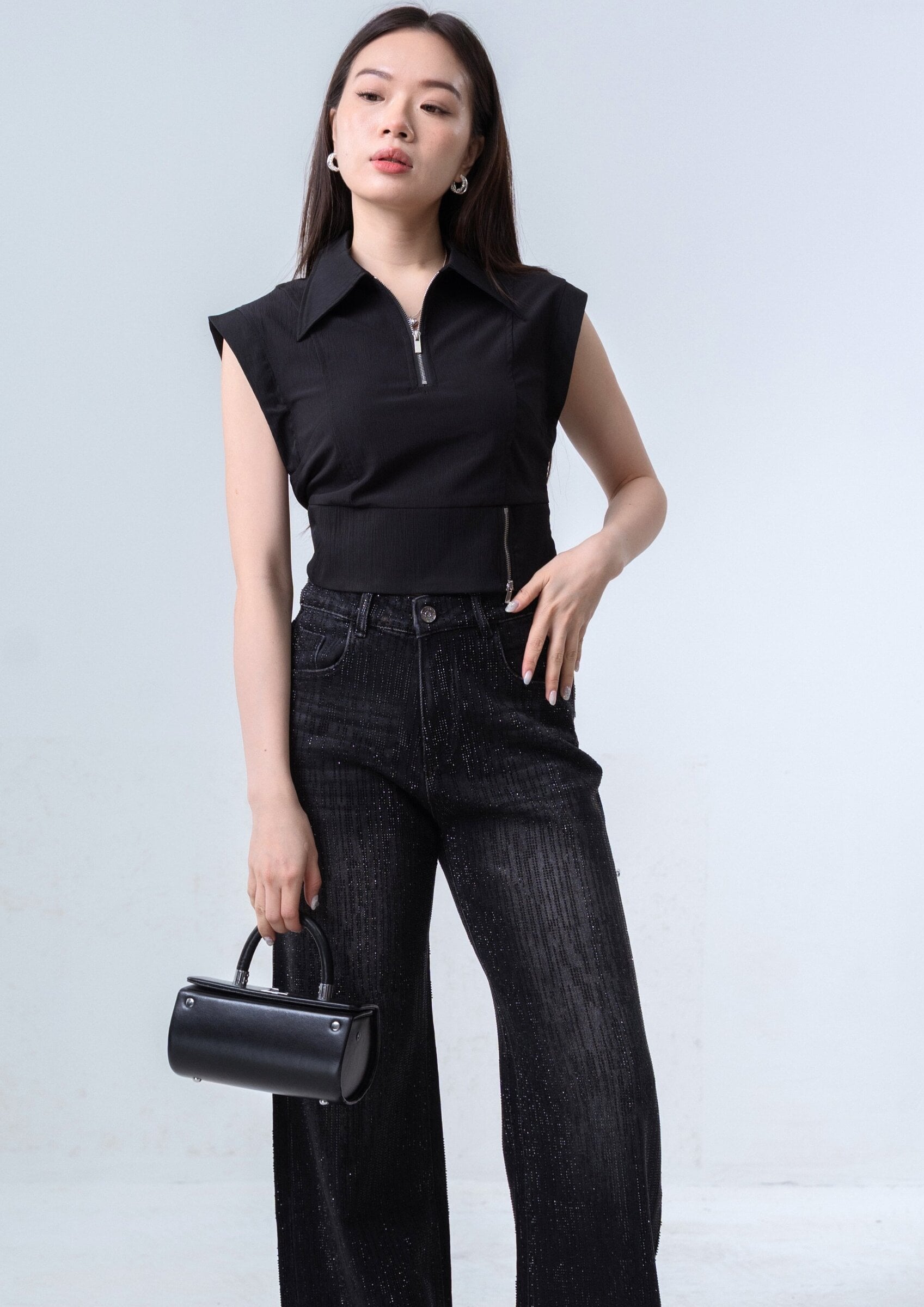 Sleeveless Zip-Up Top ZBP5262 view 2