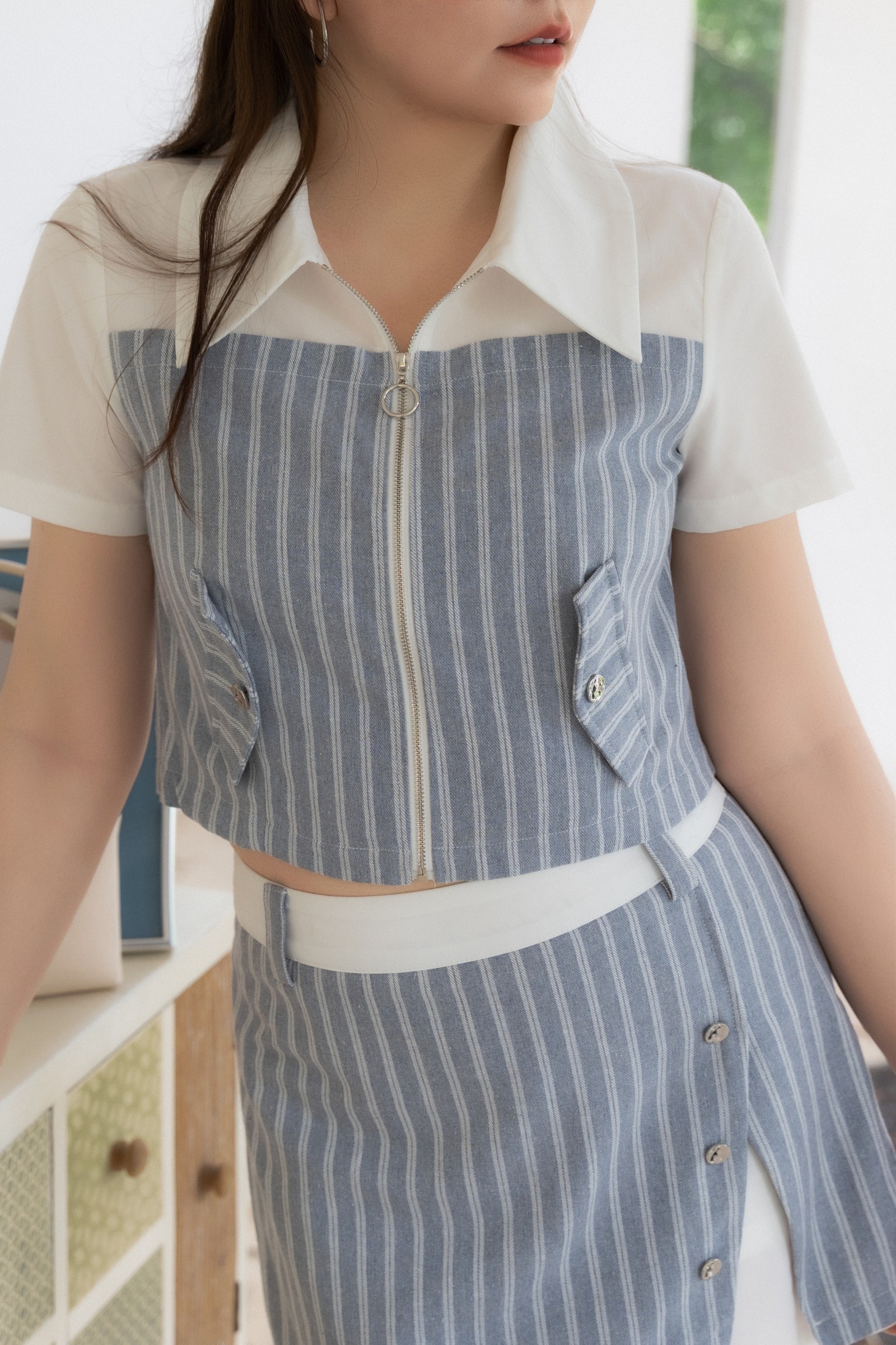 White Contrast Line Collared Top